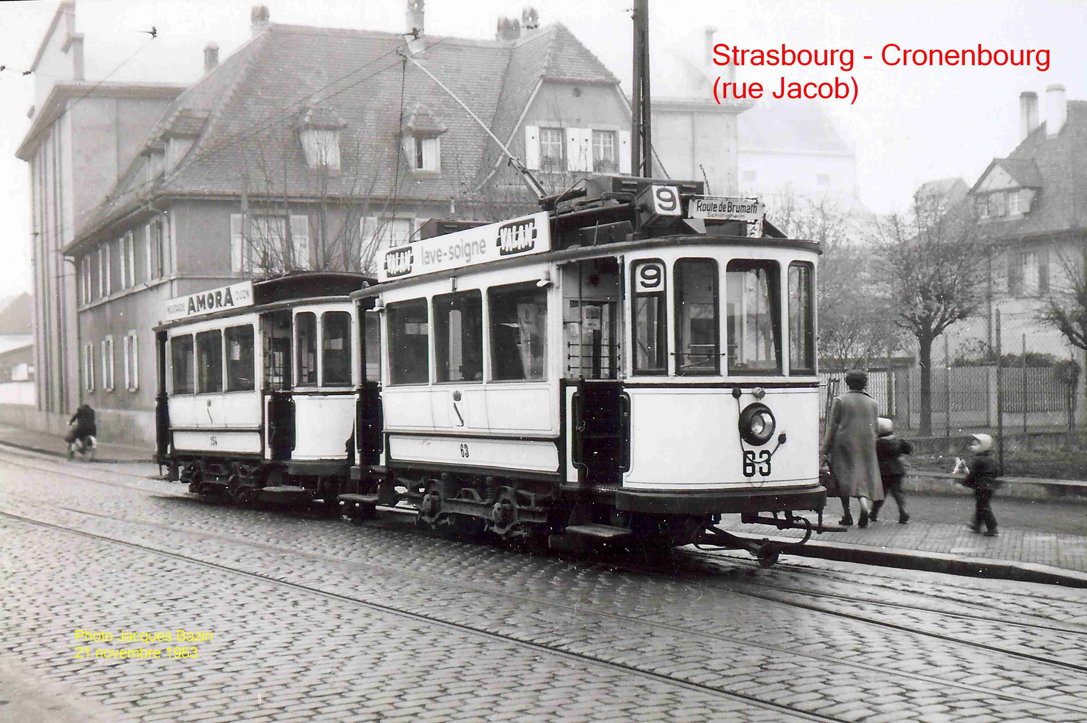 La motrice n° 63 et une remorque Route d'Oberhausbergen.